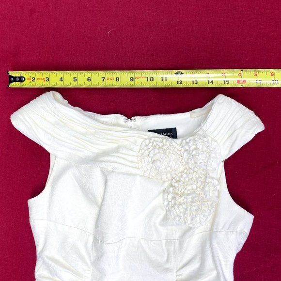 Classy Minimalist Wedding Dress Adrianna Papell Luxury Mid-Length Gown Size 4 - Picture 14 of 14